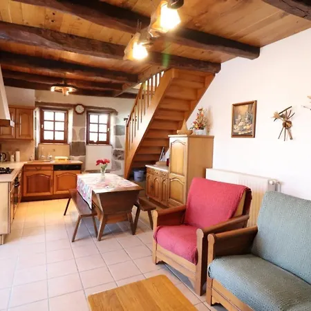 Maison De Caractere Renovee, 4 Pers, Au Coeur Du Carladez Avec Jardin Privatif Et Activites Touristiques A Proximite - Fr-1-742-225 Holiday home *