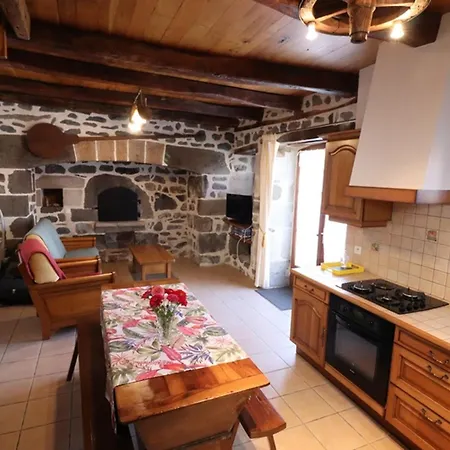 Maison De Caractere Renovee, 4 Pers, Au Coeur Du Carladez Avec Jardin Privatif Et Activites Touristiques A Proximite - Fr-1-742-225 * Pailherols